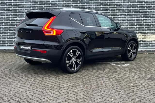 Volvo XC40 (2022) thumbnail 3