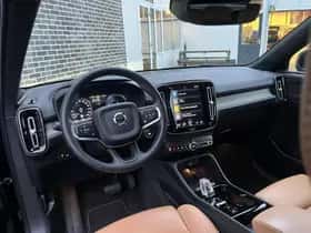 Volvo XC40 thumbnail 3