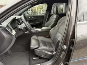 Volvo XC60 thumbnail 3