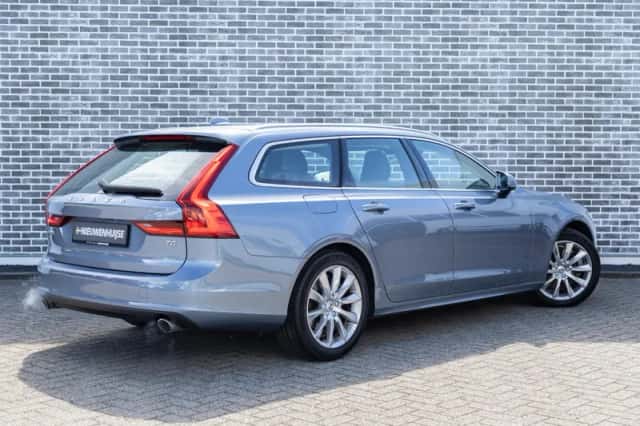 Volvo V90 (2018) thumbnail 2