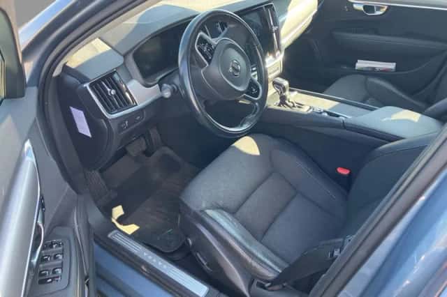 Volvo V90 (2018) thumbnail 3