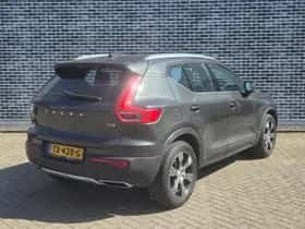Volvo XC40 thumbnail 2