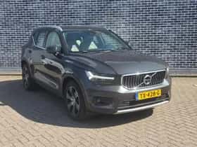 Volvo XC40 thumbnail 3