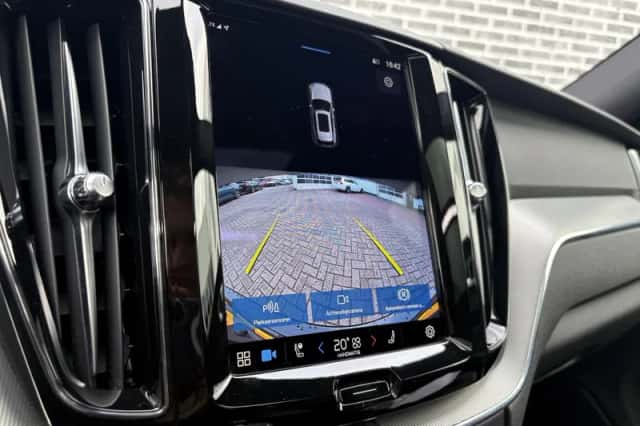 Volvo XC60 (2023) thumbnail 17