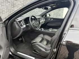 Volvo XC60 (2023) thumbnail 3