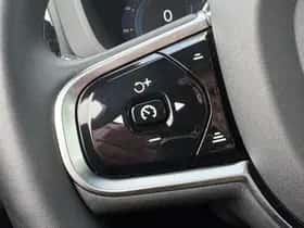 Volvo XC60 (2023) thumbnail 24