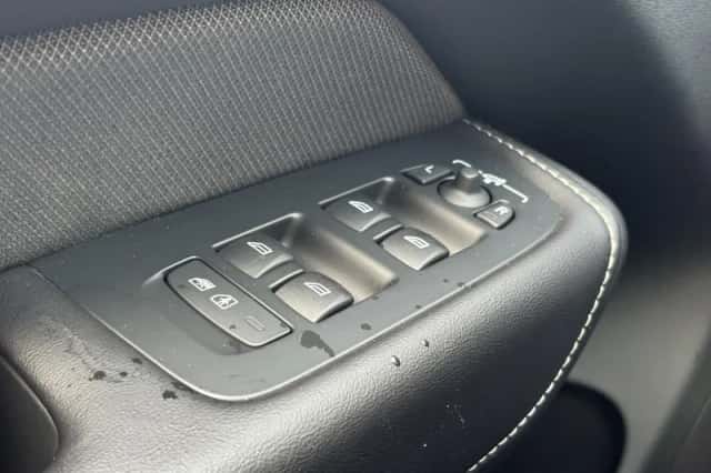Volvo XC60 (2023) thumbnail 26
