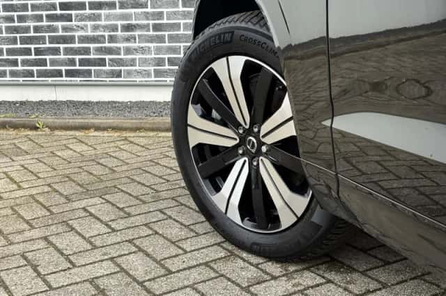 Volvo XC60 (2023) thumbnail 7