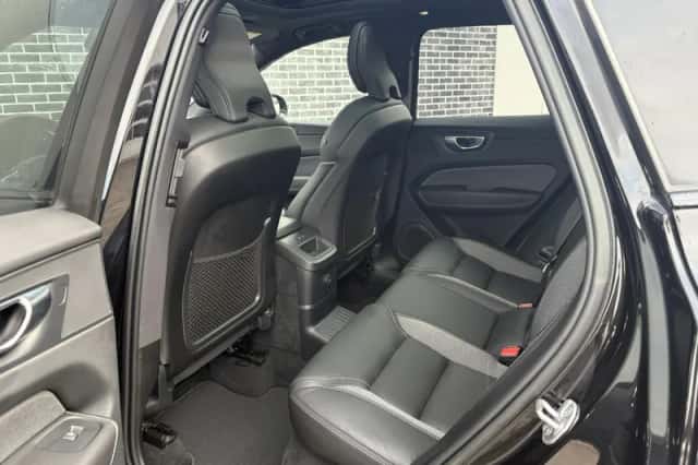 Volvo XC60 (2023) thumbnail 8