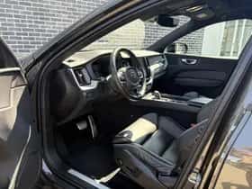 Volvo XC60 thumbnail 2