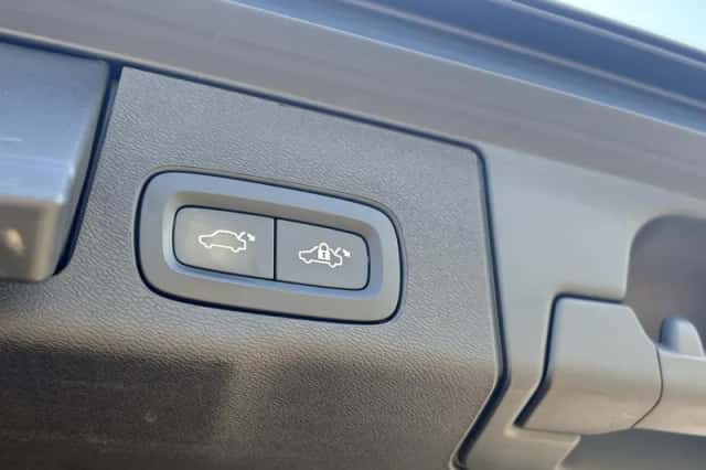 Volvo XC60 (2021) thumbnail 12