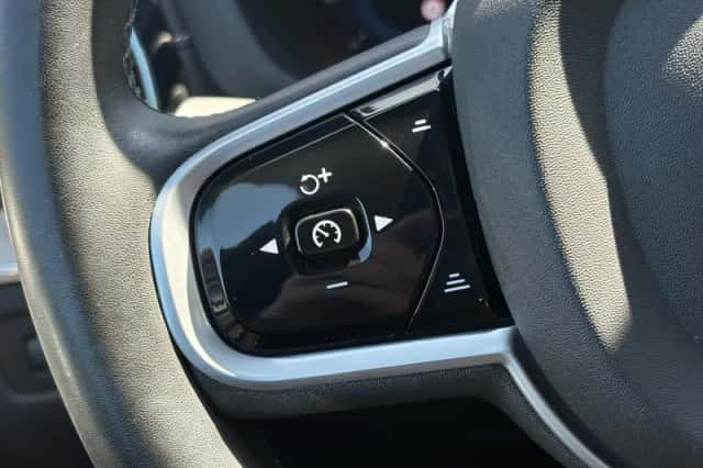 Volvo XC60 (2021) thumbnail 25