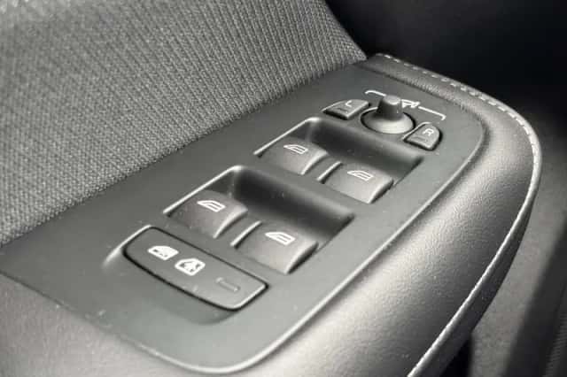 Volvo S60 (2024) thumbnail 34