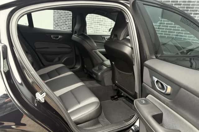 Volvo S60 (2024) thumbnail 9