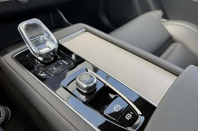 Volvo XC90 (2025) thumbnail 15