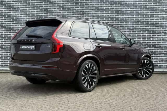 Volvo XC90 (2025) thumbnail 4