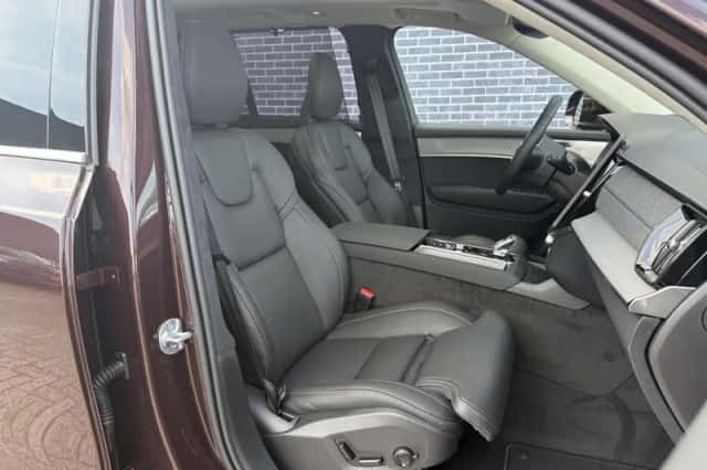 Volvo XC90 (2025) thumbnail 6