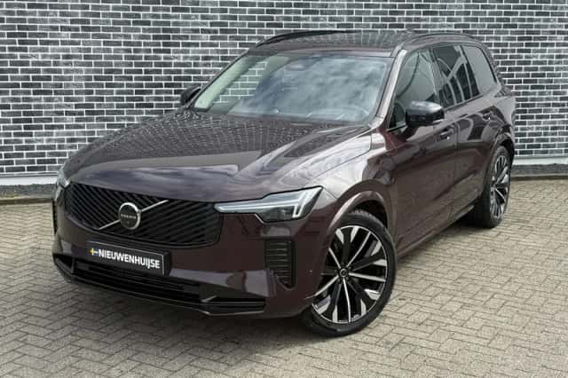 Volvo XC90 (2025) thumbnail 9