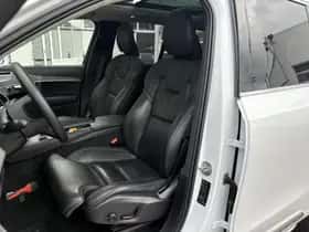 Volvo XC90 (2023) thumbnail 12