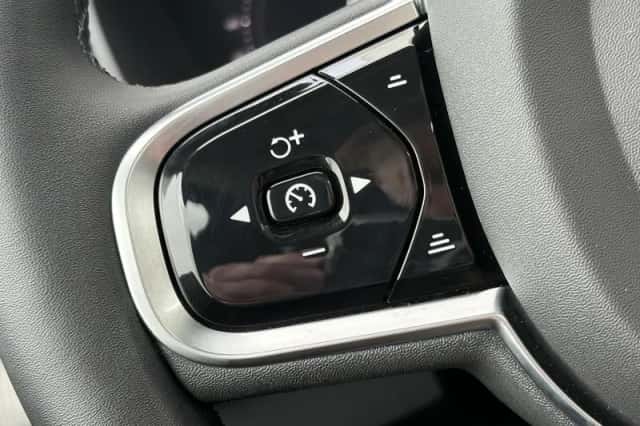 Volvo XC90 (2023) thumbnail 21