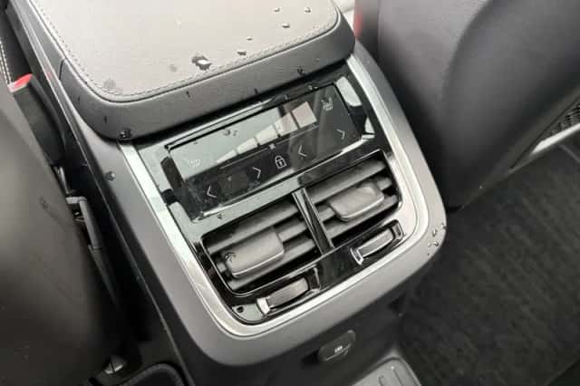 Volvo XC90 (2023) thumbnail 29