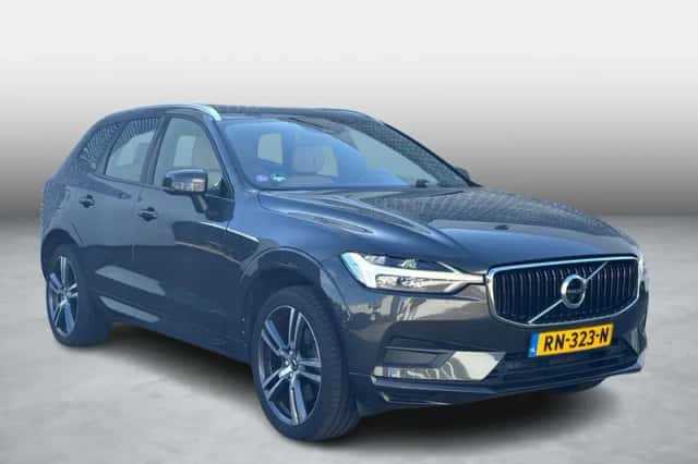 Volvo XC60 (2018) thumbnail 3