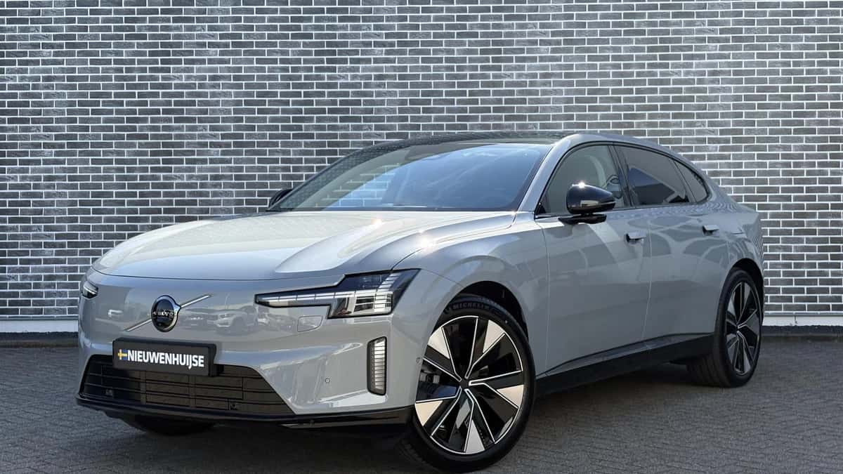 Volvo ES90 — foto 1