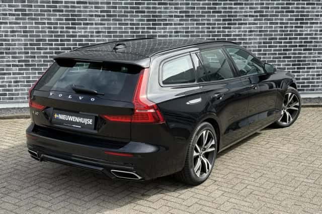 Volvo V60 (2022) thumbnail 14