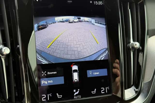 Volvo V60 (2022) thumbnail 22
