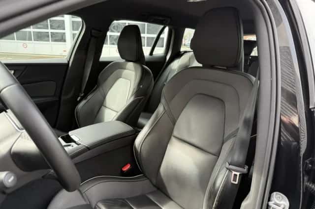Volvo V60 (2022) thumbnail 6