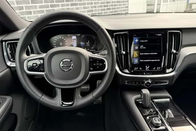 Volvo V60 (2022) thumbnail 9