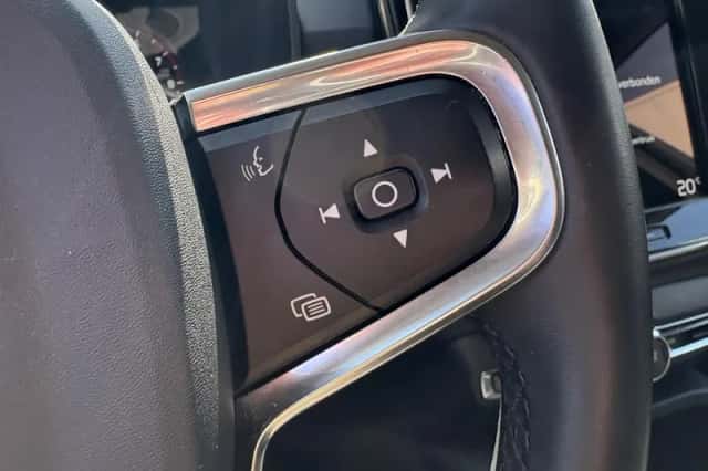 Volvo XC40 (2022) thumbnail 25