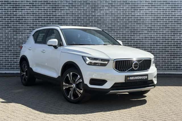 Volvo XC40 (2022) thumbnail 4