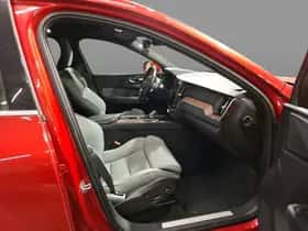 Volvo XC60 thumbnail 2