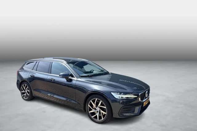 Volvo V60 (2018) thumbnail 3