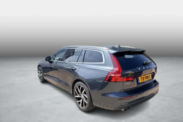 Volvo V60 (2018) thumbnail 4
