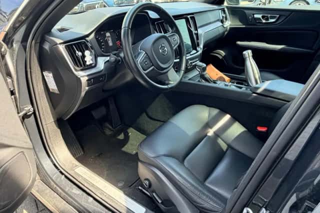 Volvo V60 (2018) thumbnail 6
