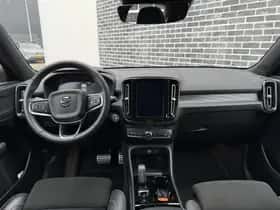 Volvo XC40 thumbnail 3
