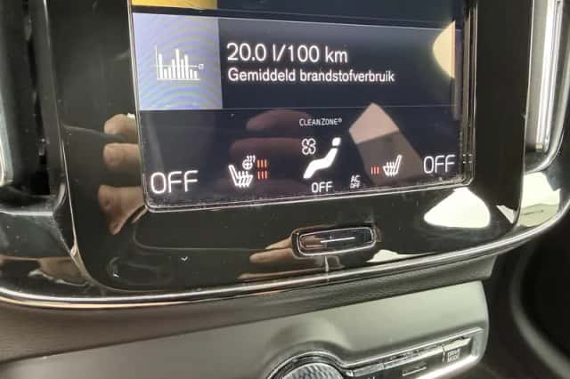 Volvo XC40 (2022) thumbnail 22