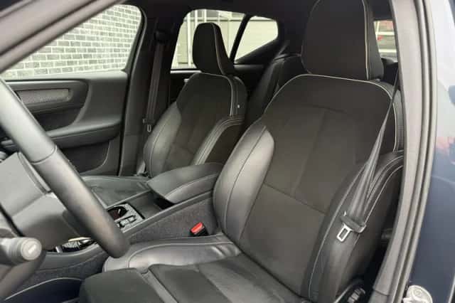 Volvo XC40 (2022) thumbnail 6