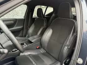 Volvo XC40 thumbnail 6