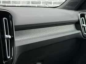 Volvo XC40 thumbnail 10