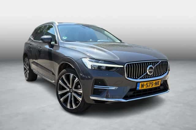 Volvo XC60 (2021) thumbnail 3
