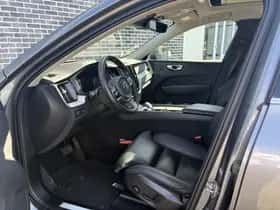 Volvo XC60 thumbnail 2