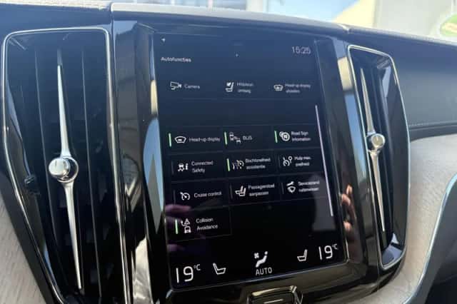Volvo XC60 (2021) thumbnail 19