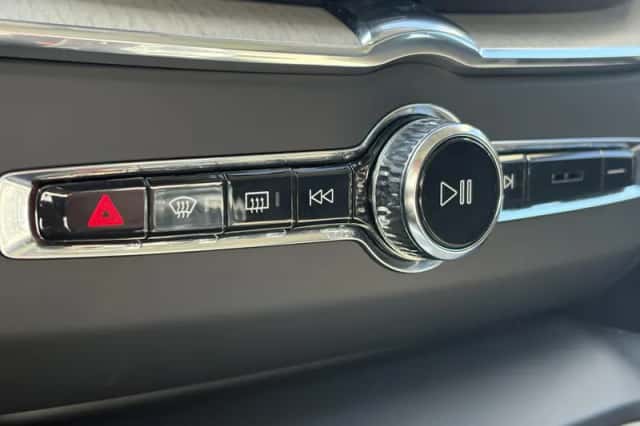 Volvo XC60 (2021) thumbnail 22