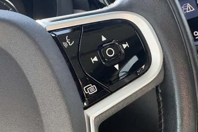 Volvo XC60 (2021) thumbnail 25