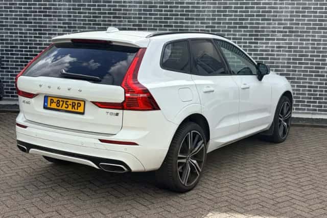 Volvo XC60 (2020) thumbnail 2
