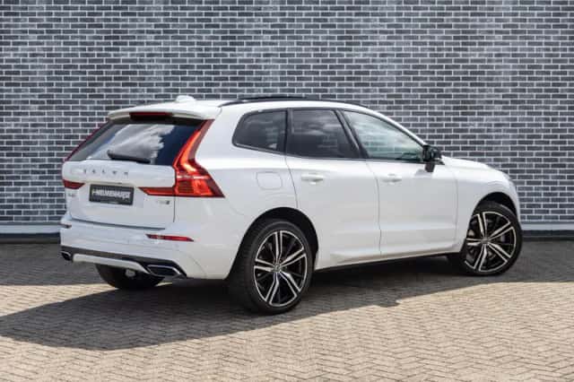 Volvo XC60 (2020) thumbnail 3