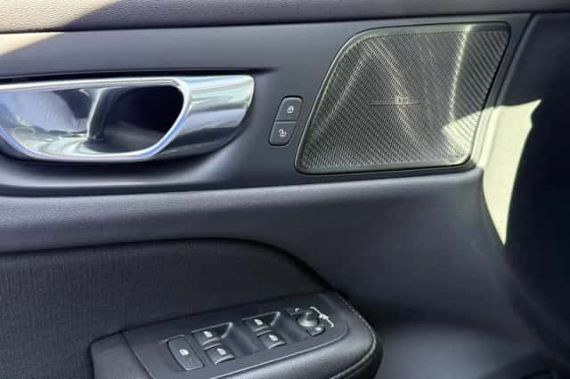 Volvo V60 (2020) thumbnail 18